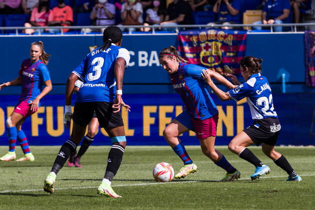 October 2, 2021, Sant Joan Despi, Barcelona, Spain: Mariona Caldenteny of FC Barcelona, Barca Femeni in action against Cristina Aunon of Deportivo Alaves Femenino during the Liga Iberdrola match between FC Barcelona Femeni and Deportivo Alaves Femenino at Johan Cruyff Stadium on October 02, 2021 in Sant Joan Despi, Barcelona, Spain. Sant Joan Despi Spain - ZUMAa181 20211002_zaa_a181_009 Copyright: xJavierxBorregox