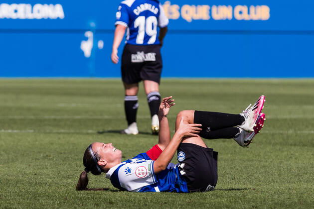 October 2, 2021, Sant Joan Despi, Barcelona, Spain: Alba Aznar of Deportivo Alaves Femenino gestures during the Liga Iberdrola match between FC Barcelona, Barca Femeni and Deportivo Alaves Femenino at Johan Cruyff Stadium on October 02, 2021 in Sant Joan Despi, Barcelona, Spain. Sant Joan Despi Spain - ZUMAa181 20211002_zaa_a181_012 Copyright: xJavierxBorregox