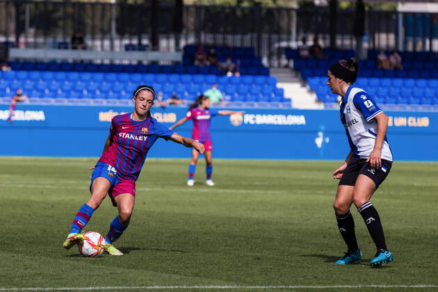October 2, 2021, Sant Joan Despi, Barcelona, Spain: Aitana Bonmati of FC Barcelona, Barca Femeni in action during the Liga Iberdrola match between FC Barcelona Femeni and Deportivo Alaves Femenino at Johan Cruyff Stadium on October 02, 2021 in Sant Joan Despi, Barcelona, Spain. Sant Joan Despi Spain - ZUMAa181 20211002_zaa_a181_014 Copyright: xJavierxBorregox