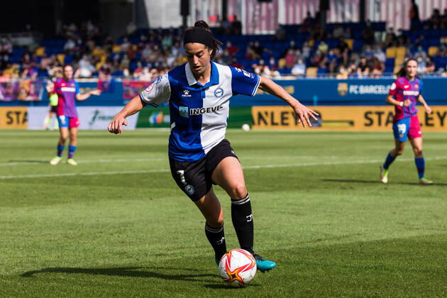 October 2, 2021, Sant Joan Despi, Barcelona, Spain: Ane Miren Martinez of Deportivo Alaves Femenino in action during the Liga Iberdrola match between FC Barcelona, Barca Femeni and Deportivo Alaves Femenino at Johan Cruyff Stadium on October 02, 2021 in Sant Joan Despi, Barcelona, Spain. Sant Joan Despi Spain - ZUMAa181 20211002_zaa_a181_017 Copyright: xJavierxBorregox