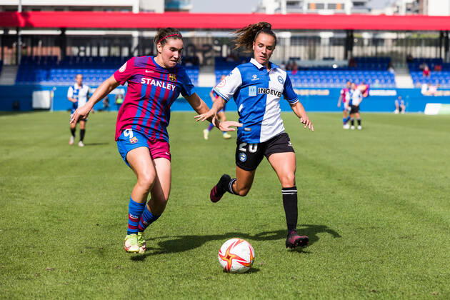 October 2, 2021, Sant Joan Despi, Barcelona, Spain: Mariona Caldenteny of FC Barcelona, Barca Femeni in action against Nerea Nevado of Deportivo Alaves Femenino during the Liga Iberdrola match between FC Barcelona Femeni and Deportivo Alaves Femenino at Johan Cruyff Stadium on October 02, 2021 in Sant Joan Despi, Barcelona, Spain. Sant Joan Despi Spain - ZUMAa181 20211002_zaa_a181_024 Copyright: xJavierxBorregox