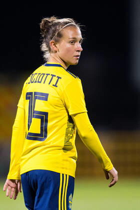211021 Julia Zigiotti Olme of Sweden during the FIFA Women s World Cup Qualifying football match between Ireland and Sweden on October 21, 2021 in Dublin Photo Ludvig Thunman BILDBYRAN kod LT LT0211 fotboll football soccer fotball vm kval kval fifa women s world cup qualifier qualifier ireland sverige sweden dam bbeng, Copyright: LUDVIGxTHUNMAN BB211021LT092