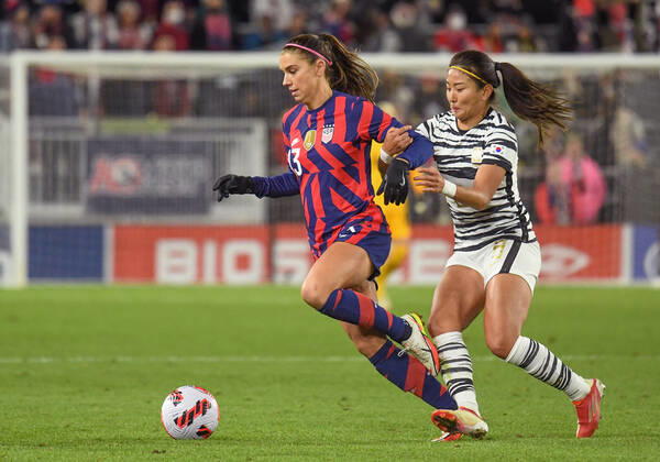 SAINT PAUL, MN - OCTOBER 26: United States forward Alex Morgan (13) controls the ball as Korean Republic forward Minji Yeo (9) gives chase during the second half of a friendly soccer match between Korea Republic and the United States on Oct 26, 2021 at Allianz Field in Saint Paul, MN. (Photo by Nick Wosika Icon Sportswire) SOCCER: OCT 26 Women s - USA v Korea Icon2021102616