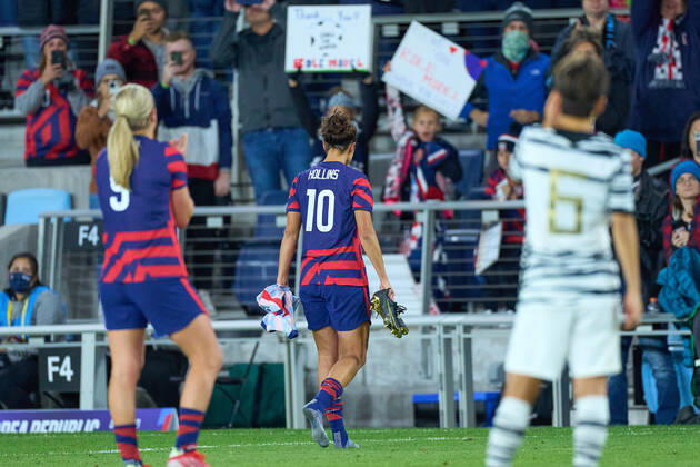 SAINT PAUL, MN - OCTOBER 26: United States forward Carli Lloyd (10) exits the field after playing her final game against Korea Republic as a member of the US Women s national team, Nationalteam at Allianz Field on October 26, 2021 in St Paul, Minnesota. United States defeated Korea Republic 6-0. (Photo by Robin Alam Icon Sportswire) SOCCER: OCT 26 Women s - USA v Korea Icon164211026005