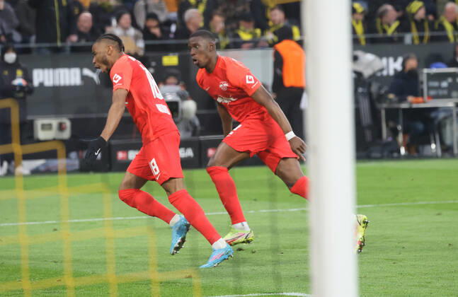 Christopher Nkunku RB Leipzig 18 cheers the 3 0, Borussia Dortmund RB Leipzig, Football, 1 Bundesliga, 28 Matchday, 02 04 2022, DFL REGULATES PROHIBIT ANY USE OF PHOTOGRAPHS AS IMAGE SEQUENCES AND OR QUASI hVIDEO, Borussia Dortmund RB Leipzig, Football, 1 Bundesliga, 28 Matchday, 02 04 2022 Dortmund Copyright: xJoergxNiebergall Eibner-Pressefox EP_JNL