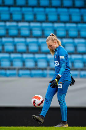 220406 Goalkeeper Sunniva Skoglund of the Norwegian women s national football team during a training session on April 6, 2022 in Sandefjord Photo Vegard Grott BILDBYRAN kod VG VG0260 bbeng fotboll football soccer fotball vm kval kval fifa women s world cup qualifier qualifier träning practice training training norge norway dam, Copyright: VEGARDxGRoTT BB220406VG060