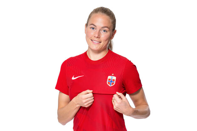 220407 Guro Bergsvand of the Norwegian womens national football team poses for a portrait on April 4, 2022 in Oslo Photo Vegard Grott BILDBYRAN kod VG VG0262 bbeng fotball fotboll football norge norway a kvinnor portrett porträtt portraits dam, Copyright: VEGARDxGRoTT BB220407VG290