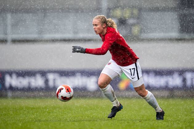 220407 Julie Blakstad of Norway during the FIFA Women s World Cup Qualifier football match between Norway and Kosovo on April 7, 2022 in Sandefjord Photo Vegard Grott BILDBYRAN code VG VG0264 bbeng football soccer football football fifa world cup qualifiers world cup qualifiers women world cup qualifiers national team dam norway norway kosovo, Copyright: VEGARDxGRoTT BB220407VG585