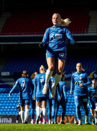 220411 Guro Bergsvand of the Norwegian women s national football team during a training session on April 11, 2022 in Oslo Photo Vegard Grott BILDBYRAN kod VG VG0265 bbeng fotboll football soccer fotball vm kval kval fifa women s world cup qualifier qualifier träning practice training training norge norway Lady,  Copyright: VEGARDxGRoTT BB220411VG023