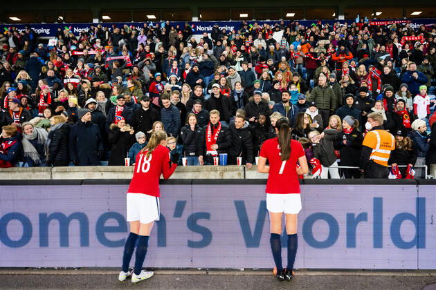 220412 Frida Maanum and Ingrid Syrstad Engen of Norway with fans after the FIFA Women s World Cup Qualifier football match between Norway and Poland on April 12, 2022 in Oslo Photo Vegard Grott BILDBYRAN kod VG VG0268 bbeng fotball soccer football fotboll fifa world cup qualifiers vm qualification women world cup qualifiers international dam norway norway poland poland audience, Copyright: VEGARDxGRoTT BB220412VG090