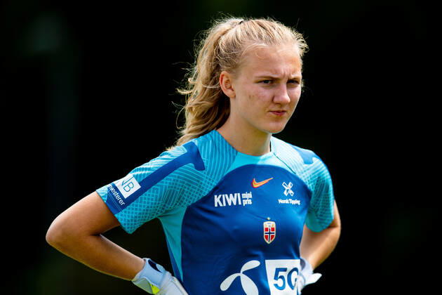 220704 Goalkeeper Sunniva Skoglund of the Norwegian national football team during a training session ahead of the UEFA Women s Euro 2022 Championship on July 4, 2022 in Brighton Photo Vegard Grott BILDBYRAN kod VG VG0308 bbeng fotboll football soccer fotball fotbolls em fotball em europamästerskap em uefa womens euro training practice training training norway norway dam,  Copyright: VEGARDxGRoTT BB220704VG090