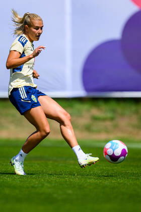 220714 Amanda Nilden of the Swedish women s national football team at a training session during the UEFA Women s Euro 2022 Championship on July 14, 2022 in Chester Photo Ludvig Thunman BILDBYRAN code LT LT0372 training sweden sweden day 9 dam bbeng,  Copyright: LUDVIGxTHUNMAN BB220714LT041