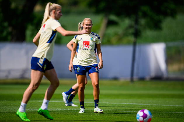 220718 Amanda Nilden of the Swedish women s national football team at a training session during the UEFA Women s Euro 2022 Championship on July 18, 2022 in Chester Photo Ludvig Thunman BILDBYRAN code LT LT0379 training sweden sweden day 13 dam bbeng,  Copyright: LUDVIGxTHUNMAN BB220718LT007