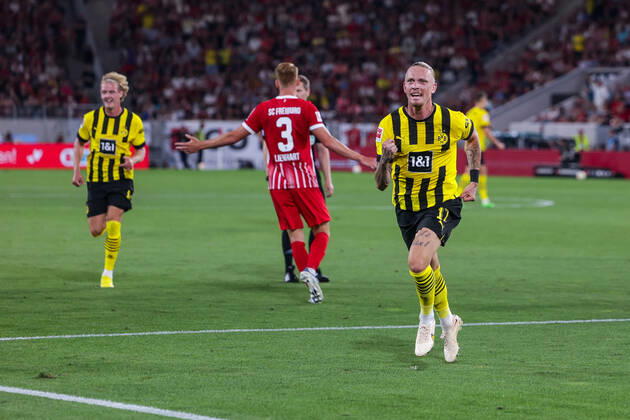 12 08 2022, football, 2022 2023 season, 1 Bundesliga, SC Freiburg Borussia Dortmund, Marius Wolf Borussia Dortmund celebrates the goal to 1 3, photo Dennis Ewert RHR PHOTO xRHR PHOTO DEx
