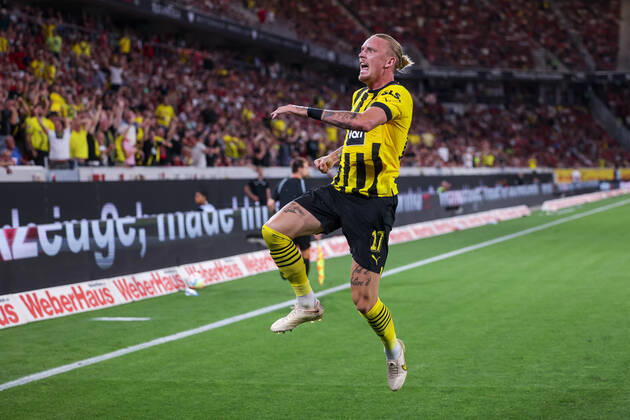 12 08 2022, football, 2022 2023 season, 1 Bundesliga, SC Freiburg Borussia Dortmund, Marius Wolf Borussia Dortmund celebrates the goal to 1 3, photo Dennis Ewert RHR PHOTO xRHR PHOTO DEx