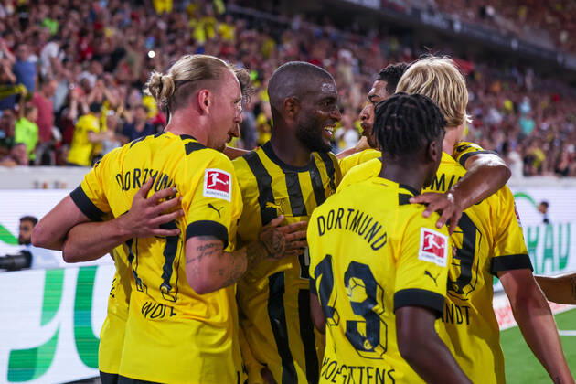 12 08 2022, Football, 2022 2023 season, 1 Bundesliga, SC Freiburg Borussia Dortmund, Borussia Dortmund players celebrate the goal to 1 3 by Marius Wolf Borussia Dortmund , Photo Dennis Ewert RHR PHOTO xRHR PHOTO ENx