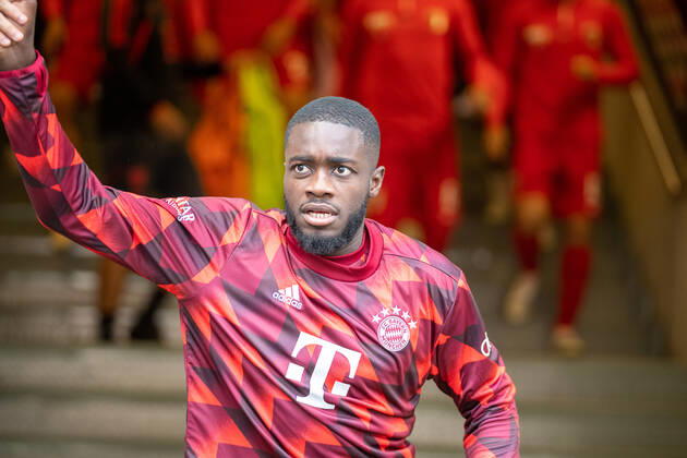 Dayot Upamecano FC Bayern Muenchen, 02 , GER, FC Augsburg vs FC Bayern Muenchen, Football, Bundesliga, 07 Spieltag, Spielzeit 2022 2023, 17 09 2022, DFB DFL regulations prohibit any use of photographs as image sequences and or quasi video , GER, FC Augsburg vs FC Bayern Muenchen, Football, Bundesliga, 07 Spieltag, Spielzeit 2022 2023, 17 09 2022 Augsburg Copyright: xEibner-Pressefoto SaschaxWaltherx EP_EER