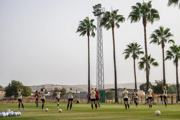 221003 Players of Sweden during a training session with the Swedish womens national football team on October 3, 2022 in Cordoba Photo Ludvig Thunman BILDBYRAN code LT LT0418 football football soccer fotball training practice training sweden sweden lady bbeng,  Copyright: LUDVIGxTHUNMAN BB221003LT027