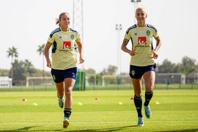 221005 Filippa Angeldahl and Nathalie Björn of the Swedish womens national football team at a training session on October 5, 2022 in Cordoba Photo Ludvig Thunman BILDBYRAN code LT LT0420 football football soccer football training practice training sweden sweden lady bbeng, Copyright: LUDVIGxTHUNMAN BB221005LT063