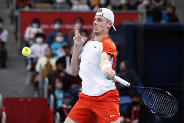 October 8, 2022, Tokyo, Japan: Denis SHAPOVALOV (CAN) hits a return against Taylor FRITZ (USA) during their Semifinal match at the Rakuten Japan Open Tennis Championships 2022 at Ariake Coliseum. The tournament is held from October 1 to 9. Tokyo Japan - ZUMAm191 20221008_zap_m191_046 Copyright: xRodrigoxReyesxMarinx