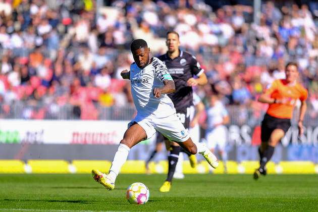 Moritz Broni Kwarteng 1 FC Magdeburg, 08 while shooting, SV Sandhausen vs 1 FC Magdeburg, Football, 2 Liga, 11 Matchday, Season 2022 2023, 09 10 2022, DFL REGULATES PROHIBIT ANY USE OF PHOTOGRAPHS AS IMAGE SEQUENCES AND OR QUASI VIDEO SV Sandhausen vs 1 FC Magdeburg, Football, 2 Liga, 11 Matchday, Season 2022 2023, 09 10 2022 Sandhausen Copyright: xEibner-Pressefotox EP_EER