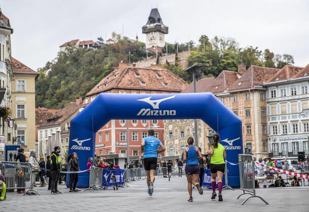 RUNNING - Graz Marathon 2022 GRAZ,AUSTRIA,09.OCT.22 - RUNNING - Graz Marathon. Image shows participants. GEPAxpictures xWolfgangxJannach