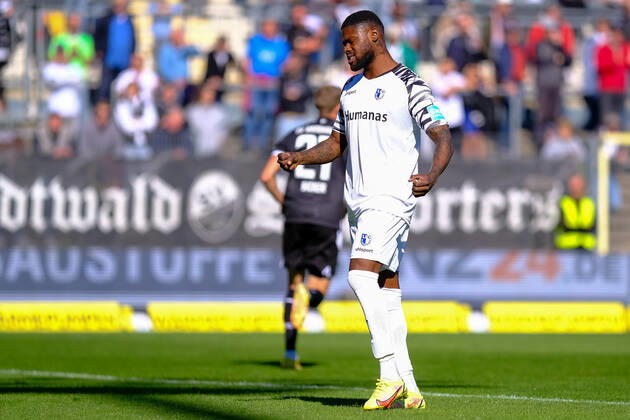 Moritz Broni Kwarteng 1 FC Magdeburg, 08 is visibly disappointed sadly dejected after a missed chance, SV Sandhausen vs 1 FC Magdeburg, Football, 2 Liga, 11 Matchday, Season 2022 2023, 09 10 2022, DFL REGULATES PROHIBIT ANY USE OF PHOTOGRAPHS AS IMAGE SEQUENCES AND OR QUASI VIDEO SV Sandhausen vs 1 FC Magdeburg, Football, 2 Liga, 11 Matchday, Season 2022 2023, 09 10 2022 Sandhausen Copyright: xEibner-Pressefotox EP_EER