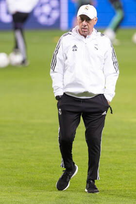 Real Madrid Training Session And press conference, PK, Pressekonferenz Trener Carlo Ancelotti (Real) during the training session and press conference of Real Madrid in Warsaw, Poland, on October 10, 2022. Warsaw Poland  Copyright: xFotoxOlimpikx originalFilename:jastrzebowski-realmadr221010_npZcW