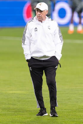 Real Madrid Training Session And press conference, PK, Pressekonferenz Trener Carlo Ancelotti (Real) during the training session and press conference of Real Madrid in Warsaw, Poland, on October 10, 2022. Warsaw Poland Copyright: xFotoxOlimpikx originalFilename:jastrzebowski-realmadr221010_npaCl