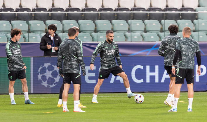 Real Madrid Training Session And press conference, PK, Pressekonferenz Dani Carvajal (Real) during the training session and press conference of Real Madrid in Warsaw, Poland, on October 10, 2022. Warsaw Poland Copyright: xFotoxOlimpikx originalFilename:jastrzebowski-realmadr221010_npwaT