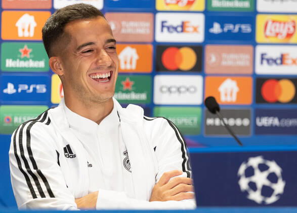 Real Madrid Training Session And press conference, PK, Pressekonferenz Lucas Vazquez (Real) during the training session and press conference of Real Madrid in Warsaw, Poland, on October 10, 2022. Warsaw Poland Copyright: xFotoxOlimpikx originalFilename:jastrzebowski-realmadr221010_npF1U