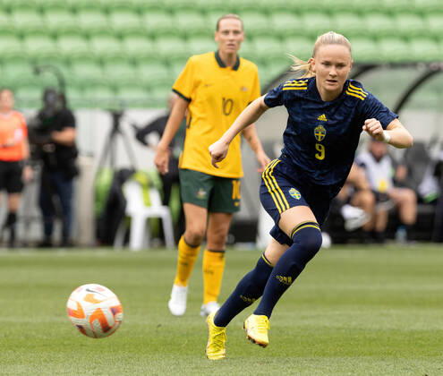 221112 Matilda Vinberg of the Swedish womens national football team during the womens international friendly football match between Australia and Sweden on November 12, 2022 in Melbourne Photo Hamish Blair BILDBYRAN COP 335 XX0033 bbeng football football soccer fotball training international friendly ladies Sweden Sweden Australia Australia, Copyright: HAMISHxBLAIR BB221112BB181