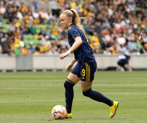 221112 Matilda Vinberg of the Swedish womens national football team during the womens international friendly football match between Australia and Sweden on November 12, 2022 in Melbourne Photo Hamish Blair BILDBYRAN COP 335 XX0033 bbeng football football soccer fotball training international friendly ladies Sweden Sweden Australia Australia, Copyright: HAMISHxBLAIR BB221112BB191