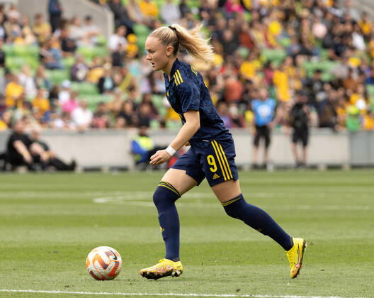 221112 Matilda Vinberg of the Swedish womens national football team during the womens international friendly football match between Australia and Sweden on November 12, 2022 in Melbourne Photo Hamish Blair BILDBYRAN COP 335 XX0033 bbeng football football soccer fotball training international friendly ladies Sweden Sweden Australia Australia, Copyright: HAMISHxBLAIR BB221112BB231