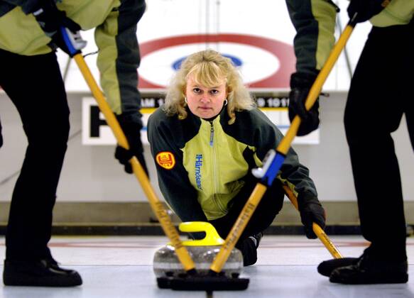 STOCKHOLM 20050927 Team Anette Norberg Swedish curling ladies practising in the new hall in Danderyd Other team members Eva Lund, Cathrine Lindahl, Anna Bergström x30142x  Copyright: xTomasxOneborg SvD TTx 30142