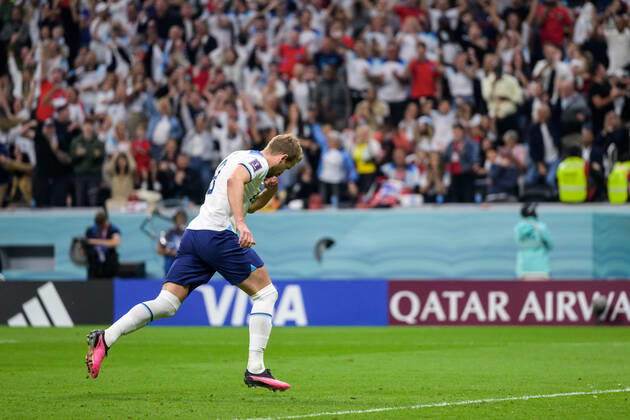 221210 Harry Kane of England celebrates after scoring 1 1 during the FIFA World Cup 2022 quarterfinal between England and France on December 10, 2022 in Doha Photo Joel Marklund BILDBYRAN code JM JM0409 bbeng football football soccer fotball world cup football world cup football world cup 2022 fifa world cup 2022 quarter final quarter final quarter final england france france jubilation, Copyright: JOELxMARKLUND BB221210JM052