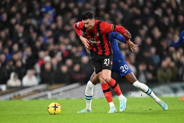 Chelsea v Bournemouth Premier League 27 12 2022. AFC Bournemouth forward Kieffer Moore (21) and Chelsea midfielder Denis Zakaria (20) battles for possession during the Premier League match between Chelsea and Bournemouth at Stamford Bridge, London, England on 27 December 2022. London Stamford Bridge Greater London England Editorial use only DataCo restrictions apply See www.football-dataco.com , Copyright: xSimonxTraylenx PSI-16605-0004