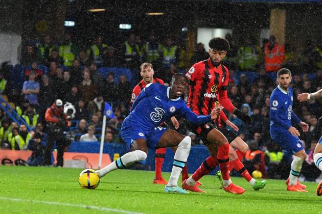 Chelsea v Bournemouth Premier League 27 12 2022. Chelsea midfielder Denis Zakaria (20) under pressure from AFC Bournemouth midfielder Philip Billing (29) during the Premier League match between Chelsea and Bournemouth at Stamford Bridge, London, England on 27 December 2022. London Stamford Bridge Greater London England Editorial use only DataCo restrictions apply See www.football-dataco.com , Copyright: xSimonxTraylenx PSI-16605-0012