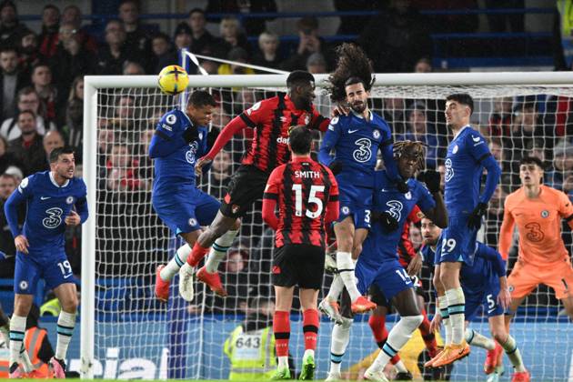 Chelsea v Bournemouth Premier League 27 12 2022. AFC Bournemouth midfielder Jefferson Lerma (8) and Chelsea defender Wesley Fofana (33) challenge for a header during the Premier League match between Chelsea and Bournemouth at Stamford Bridge, London, England on 27 December 2022. during the Premier League match between Chelsea and Bournemouth at Stamford Bridge, London, England on 27 December 2022. London Stamford Bridge Greater London England Editorial use only DataCo restrictions apply See www.football-dataco.com , Copyright: xSimonxTraylenx PSI-16605-0031