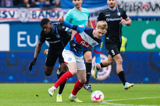 Moritz Broni Kwarteng 1 FC Magdeburg 8 fouls Finn Porath Holstein Kiel 27 Holstein Kiel vs 1 FC Magdeburg, Football, 2 Bundesliga, Matchday 20, Season 2022 23, 11 02 2023 DFL REGULATES PROHIBIT ANY USE OF PHOTOGRAPHS AS IMAGE SEQUENCES AND OR QUASI VIDEO Press Photo Marcel von Fehrn Holstein Kiel vs 1 FC Magdeburg, Football, 2 Bundesliga, Matchday 20, Season 2022 23, 11 02 2023 Kiel Copyright: xEibner-Pressefoto MarcelxvonxFehrnx EP_EER