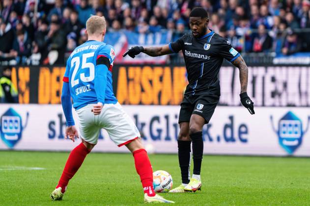 Moritz Broni Kwarteng 1 FC Magdeburg 8 vs Marvin Schulz Holstein Kiel 25 Holstein Kiel vs 1 FC Magdeburg, Football, 2 Bundesliga, Matchday 20, Season 2022 23, 11 02 2023 DFL REGULATES PROHIBIT ANY USE OF PHOTOGRAPHS AS IMAGE SEQUENCES AND OR QUASI VIDEO Press photo Marcel von Fehrn Holstein Kiel vs 1 FC Magdeburg, Football, 2 Bundesliga, Matchday 20, Season 2022 23, 11 02 2023 Kiel Copyright: xEibner-Pressefoto MarcelxvonxFehrnx EP_EER