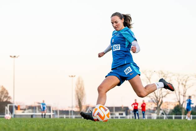 230213 Marit Bratberg Lund of the Norwegian womens national football team during a training session on February 13, 2023 in Angers Photo Vegard Grot BILDBYRAN code VG VG0392 bbeng football football soccer football training international friendly private international training practice training training norway norway women women,  Copyright: VEGARDxGRoTT BB230213VG017