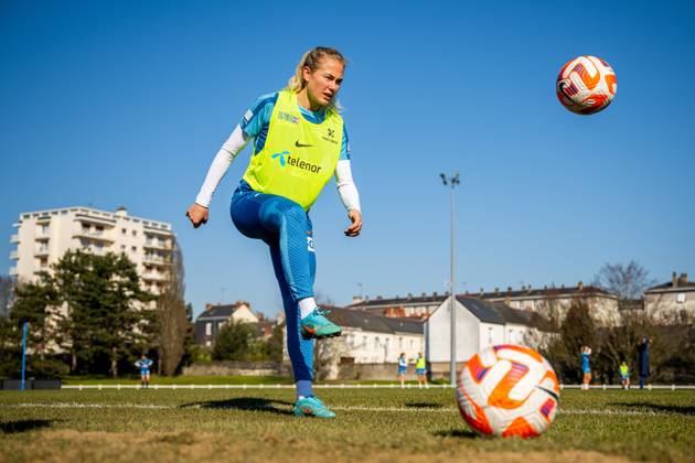 230214 Guro Bergsvand of the Norwegian womens national football team during a training session on February 14, 2023 in Angers Photo Vegard Grot BILDBYRAN code VG VG0393 bbeng football football soccer fotball training practice training training norge norway women women,  Copyright: VEGARDxGRoTT BB230214VG006