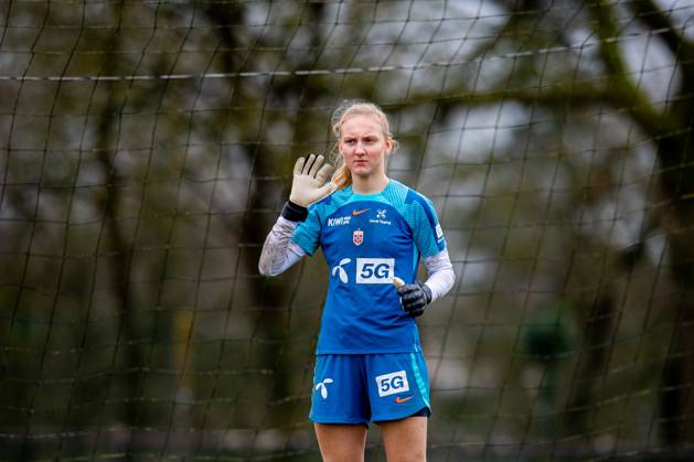 230217 Goalkeeper Sunniva Skoglund of the Norwegian womens national football team during a training session on February 17, 2023 in Laval Photo Vegard Grot BILDBYRAN code VG VG0399 bbeng football football soccer fotball training practice training training norge norway women women, Copyright: VEGARDxGRoTT BB230217VG008