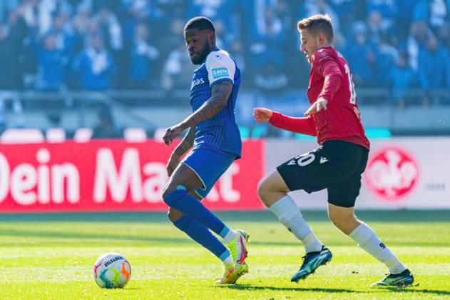Moritz Broni Kwarteng 1 FC Magdeburg 8 vs Leo Weinkauf Hannover 96, 30 Hannover 96 vs 1 FC Magdeburg, Football, 2 Bundesliga, Matchday 22, Season 2022 23, 26 02 2023 DFL REGULATES PROHIBIT ANY USE OF PHOTOGRAPHS AS IMAGE SEQUENCES AND OR QUASI VIDEO Press Photo Marcel von Fehrn Hannover 96 vs 1 FC Magdeburg, Football, 2 Bundesliga, Matchday 22, Season 2022 23, 26 02 2023 Hannover Copyright: xEibner-Pressefoto MarcelxvonxFehrnx EP_EER