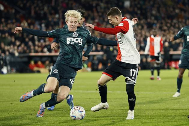ROTTERDAM - (l-r) Thijmen Blokzijl of FC Groningen, Sebastian Szymanski of Feyenoord during the Dutch premier league match between Feyenoord and FC Groningen at Feyenoord Stadion de Kuip on March 4, 2023 in Rotterdam, Netherlands. ANP PIETER STAM DE JONGE Dutch Eredivisie 2022 2023 xVIxANPxSportx xxANPxIVx 464171017 originalFilename: 464171017