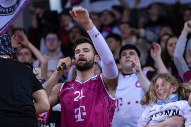 easyCredit Basketball Bundesliga, Telekom Baskets Bonn vs Würzburg Baskets, 11 03 2023 Leon KRATZER Telekom Baskets Bonn 21 celebrates in the block Copyright: xBEAUTIFULxSPORTS Derixx