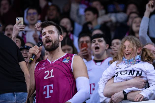 easyCredit Basketball Bundesliga, Telekom Baskets Bonn vs Würzburg Baskets, 11 03 2023 Leon KRATZER Telekom Baskets Bonn 21 celebrates in the block Copyright: xBEAUTIFULxSPORTS Derixx