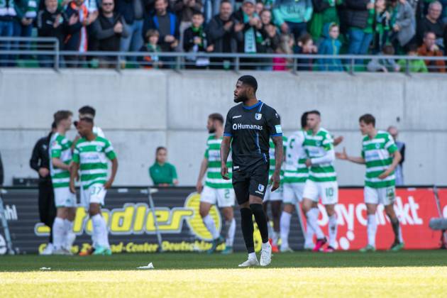 Moritz Broni Kwarteng 1 FC Magdeburg, 8 aergert, the Fuerth around Julian Green SpVgg Greuther Fuerth, 37 jubilate over the goal to 1 0, GER, SpVgg Greuther Fuerth vs 1 FC Magdeburg, Football, 2 Bundesliga, 25 Spieltag, Spielzeit 2022 2023, 18 03 2023 DFB DFL regulations prohibit any use of photographs as image sequences and or quasi video GER, SpVgg Greuther Fuerth vs 1 FC Magdeburg, Football, 2 Bundesliga, 25 Spieltag, Spielzeit 2022 2023, 18 03 2023 Fuerth Copyright: xEibner-Pressefoto Memmlerx EP_MMR