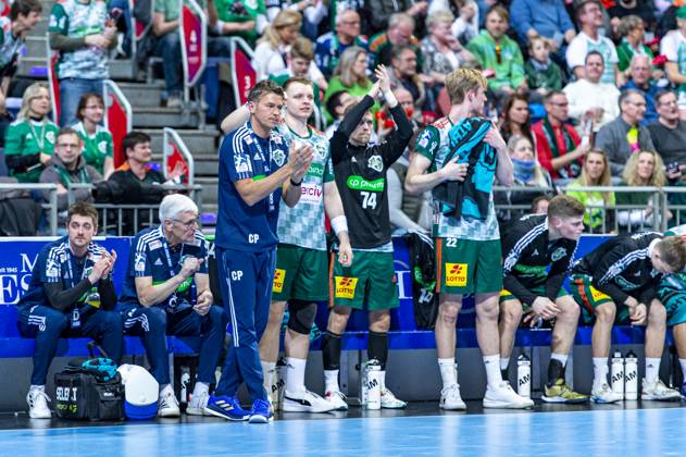 v l , TSV Hannover Burgdorf green against Füchse Berlin black on match day 26 of the 2022 2023 season in the LIQUI MOLY Handball Bundesliga 06 04 2023, ZAG Arena Hannover, GER , Copyright: xJanxGuentherx xTSVxHannover-Burgdorfx